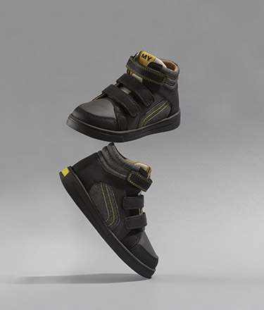 Shoes - sizes 3.5 to 5