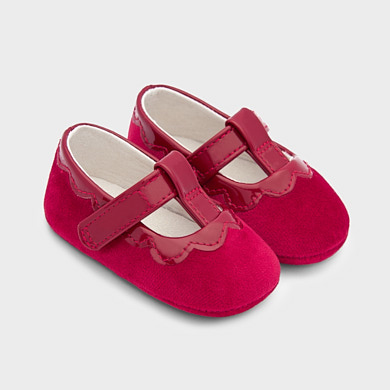 infant girl red shoes