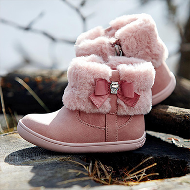 Boots with faux fur detailing for baby 