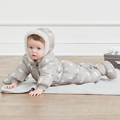 Fato astronauta micro fibra estampado para bebé