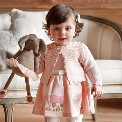 Vestido casas bordados para bebé menina