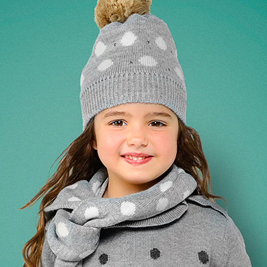 Conjunto gorro, cachecol e luvas para menina