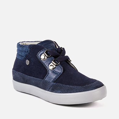 Botim de pele menino