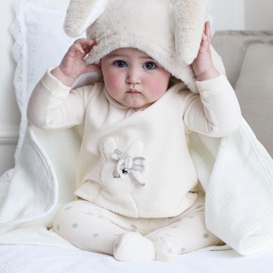 Applique t-shirt and trousers set for newborn girl