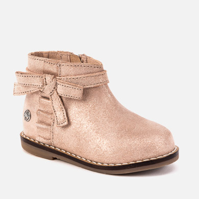 Laminated leather ankle boots for baby girl