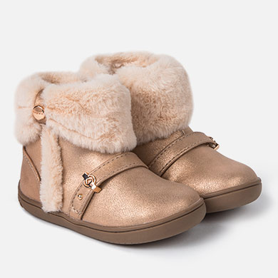 Faux fur lined boots for baby girl