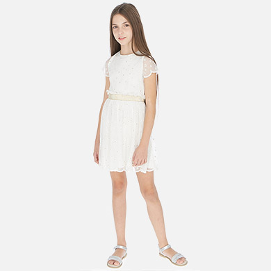 girl opening the dress