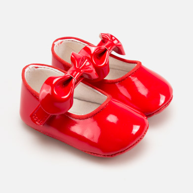 red newborn shoes