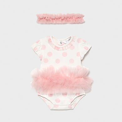 baby grows with tutu