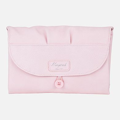 Changing mat in leatherette with button