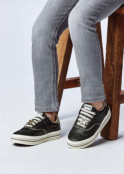 des chaussures pour fille