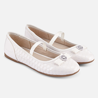 white patent mary jane shoes